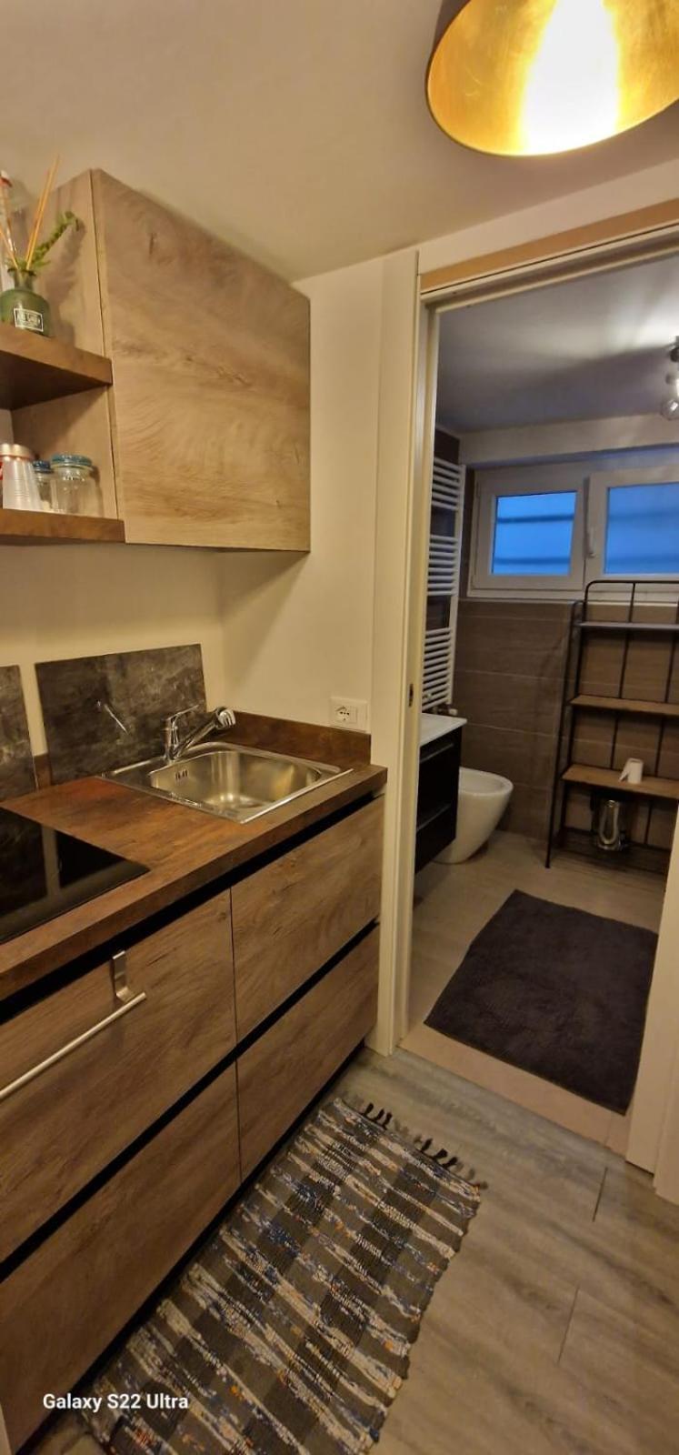 Double A Guest House Mestre Luaran gambar